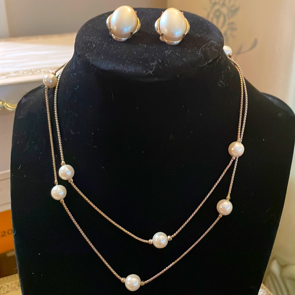 Pearl & Gold Tone Set